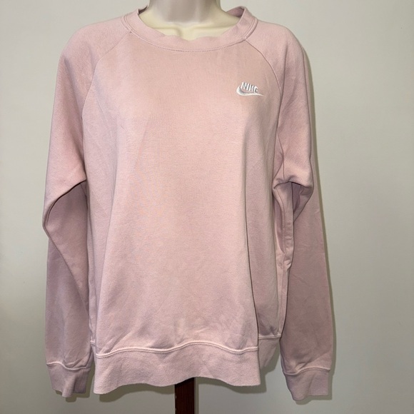 Nike Tops - Nike (Medium) Pink Crewneck Sweatshirt
